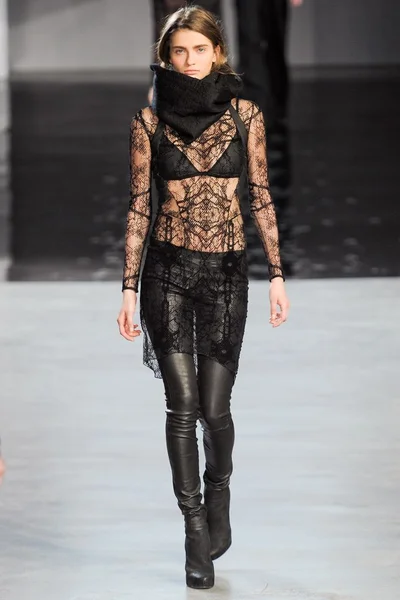 Look 26